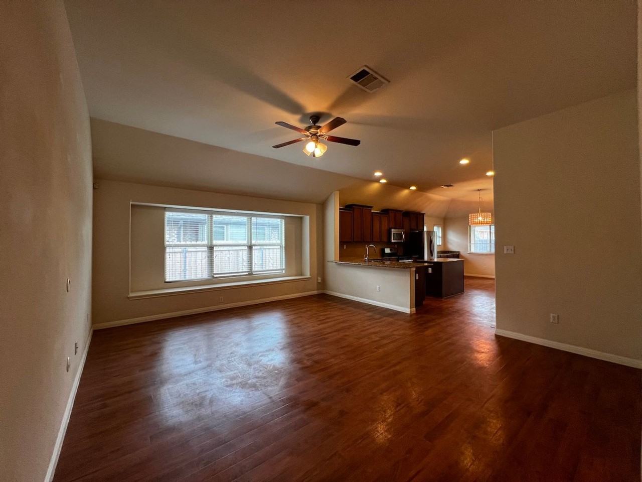 2708 Cottonwood Shores Dr - Photo 6 of 41