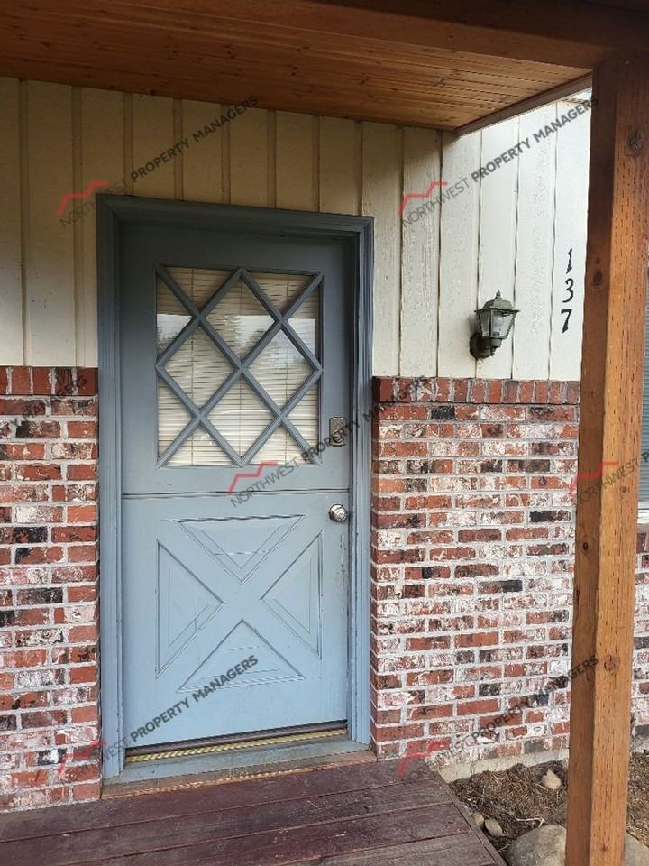 137 Baker Dr - Photo 2 of 25