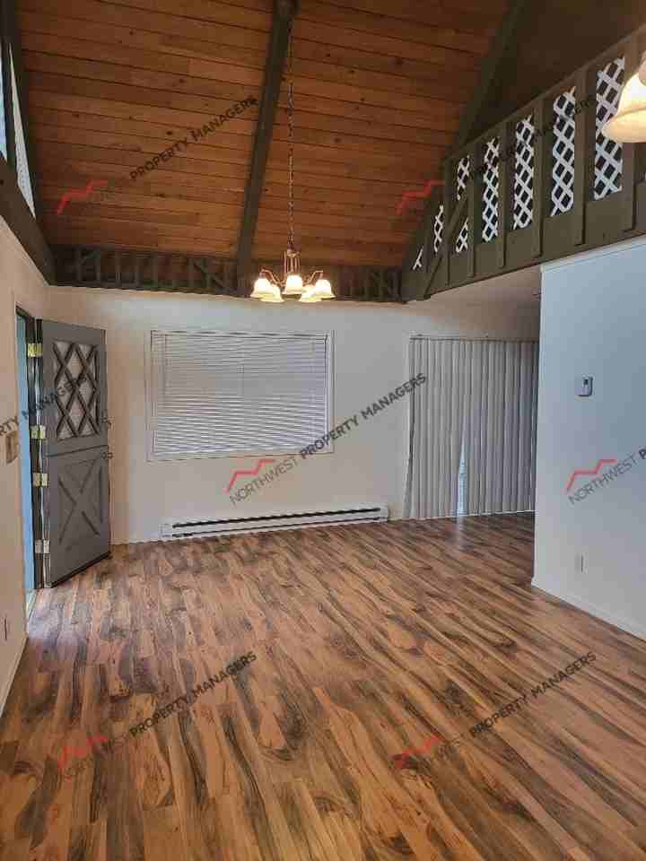 137 Baker Dr - Photo 4 of 25