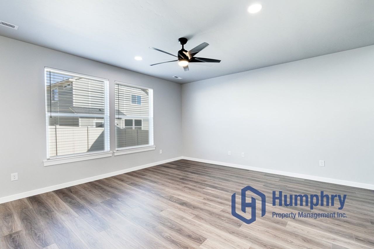 2041 S Saltbrush Way - Photo 7 of 31