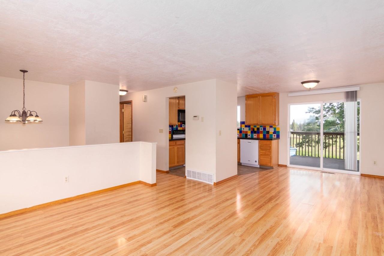 1309 Pineview St - Photo 2 of 21