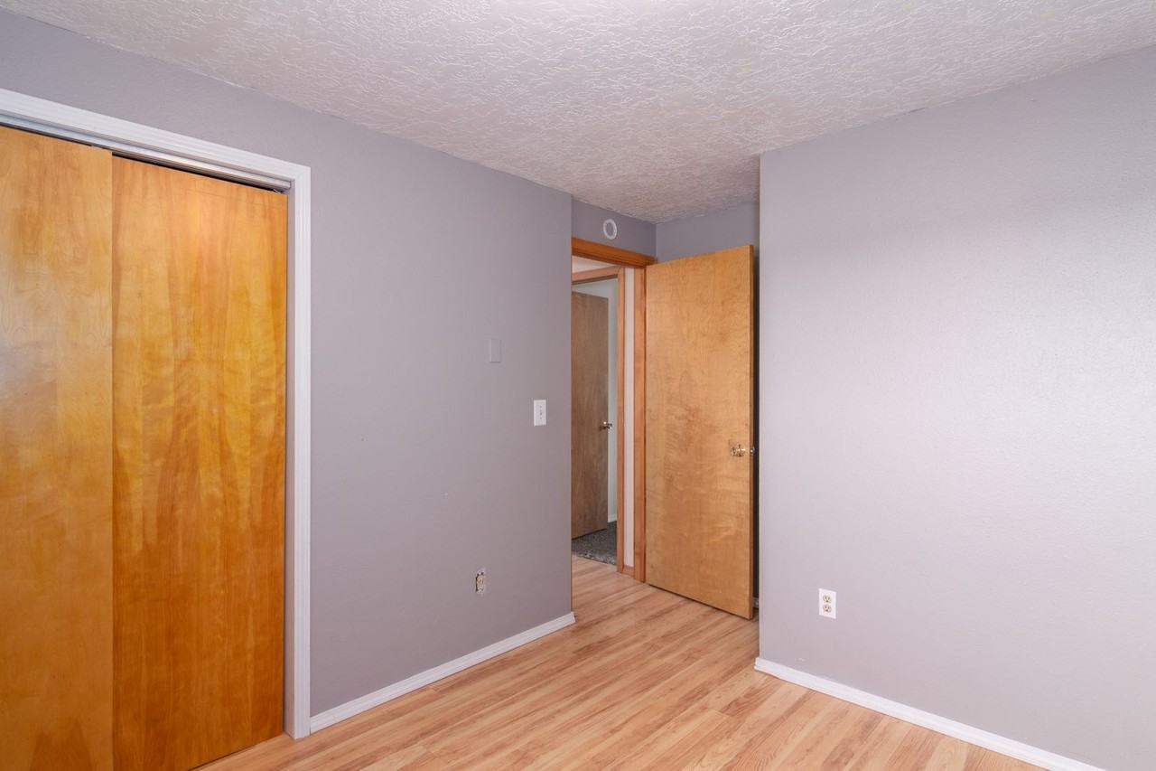 1309 Pineview St - Photo 6 of 21