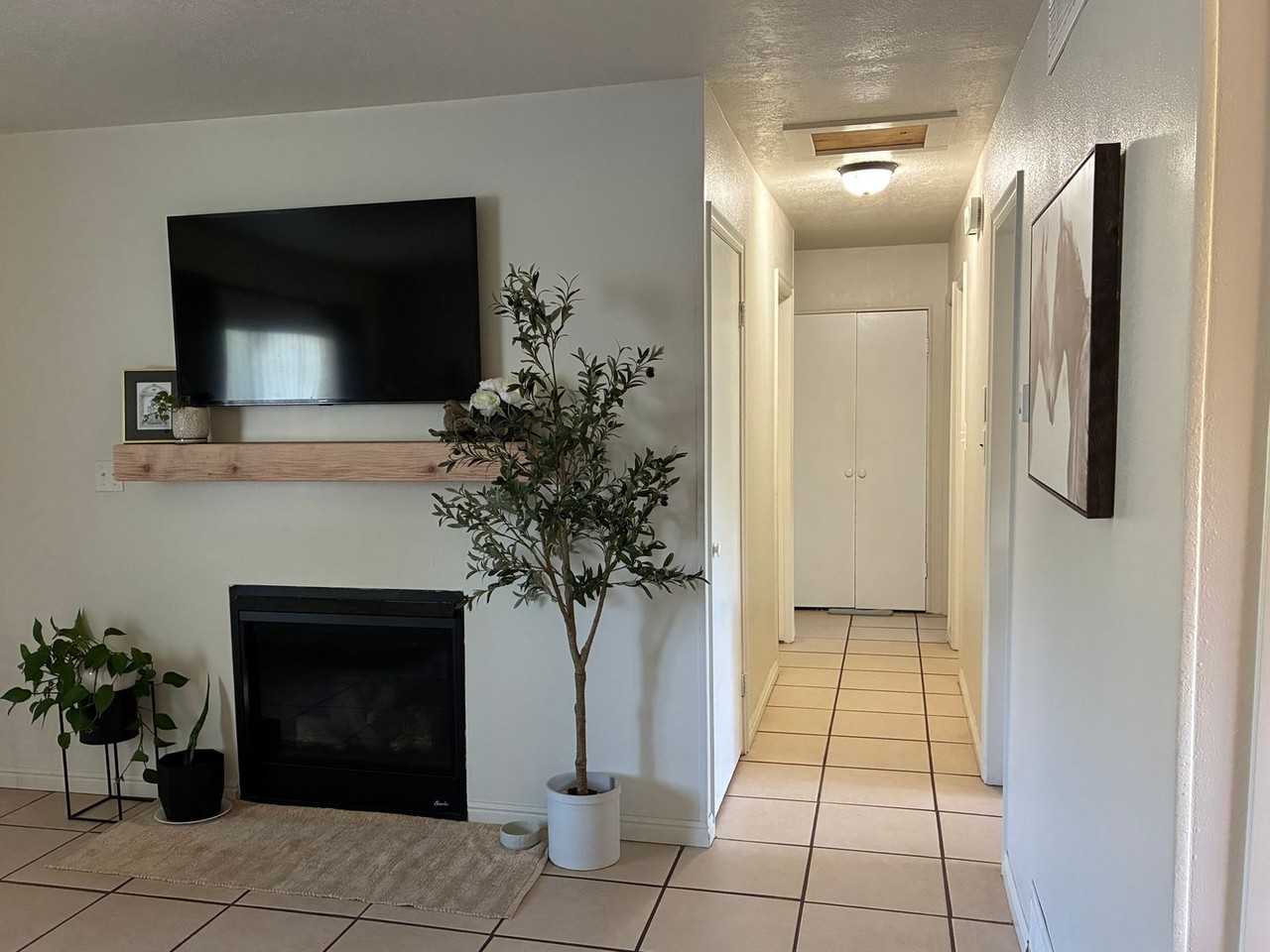 655 E 1300 N - Photo 4 of 14