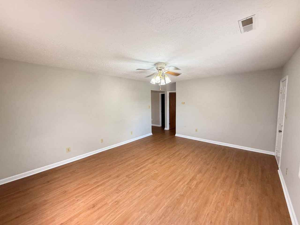 131 Lake St #A - Photo 3 of 28