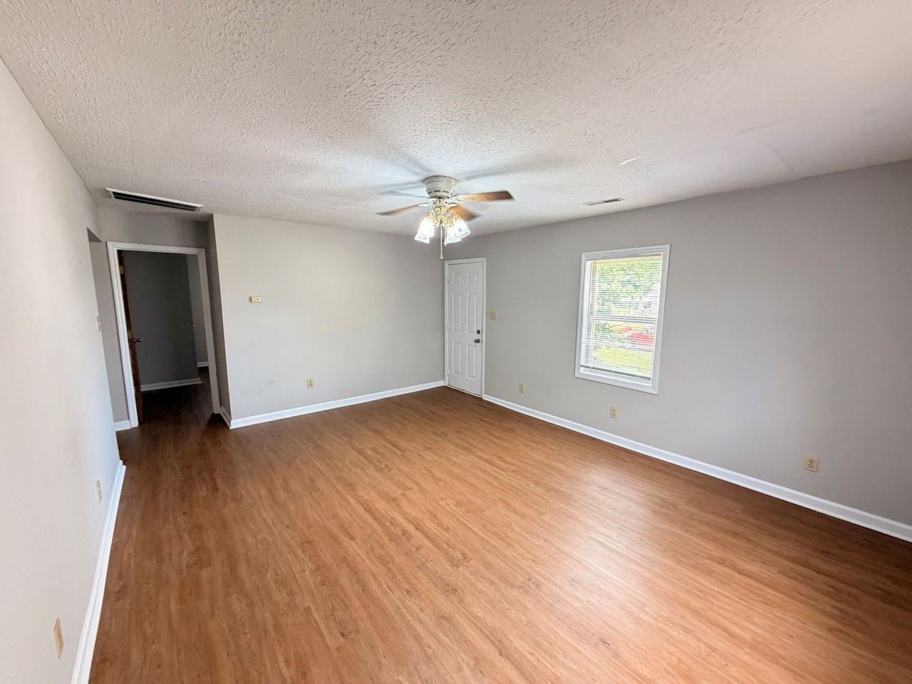 131 Lake St #A - Photo 5 of 28