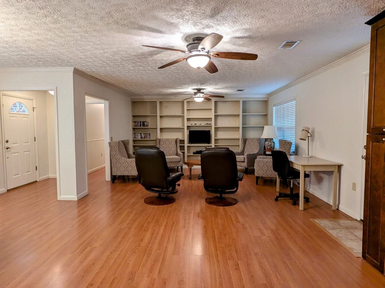 809 Mclemore Dr #1 - Photo 3 of 16