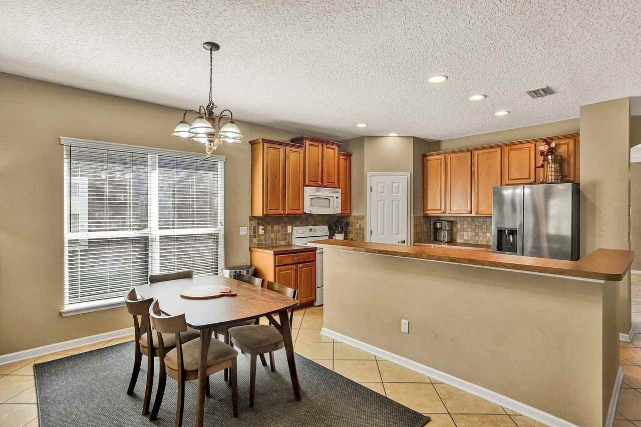 1808 Cross Pointe Way - Photo 7 of 21