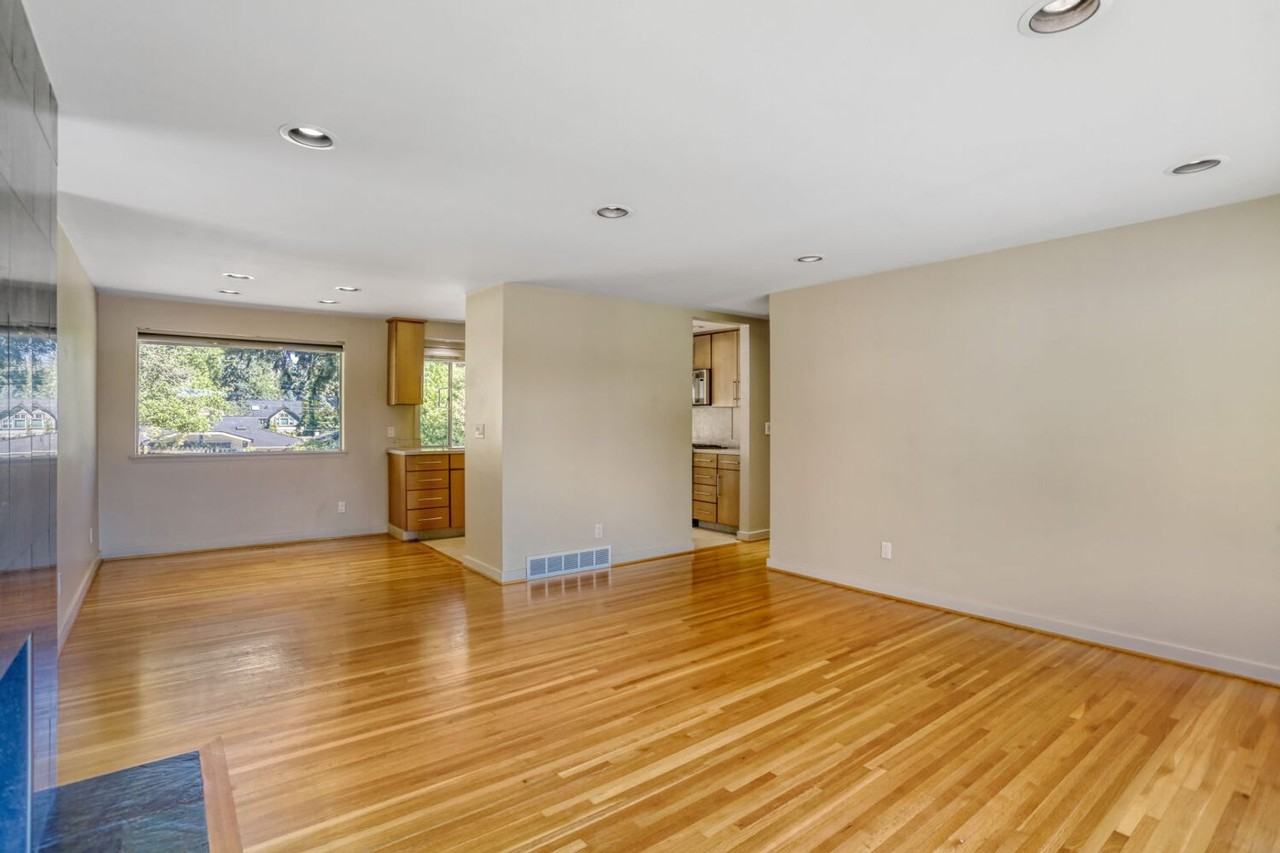 10012 Ne 22nd St - Photo 5 of 23