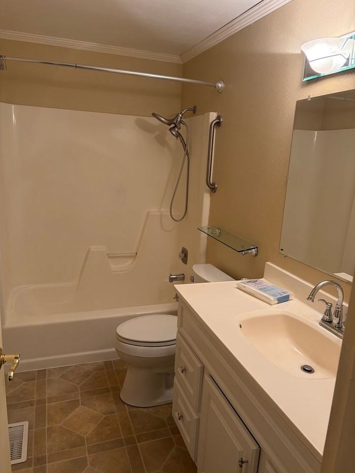 501 E Mountainview Ct - Photo 4 of 15