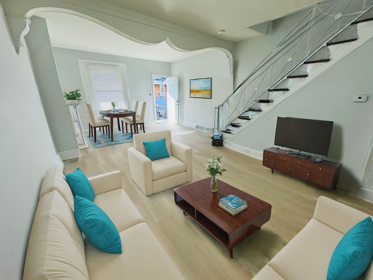 1415 N Hobart St - Photo 2 of 17