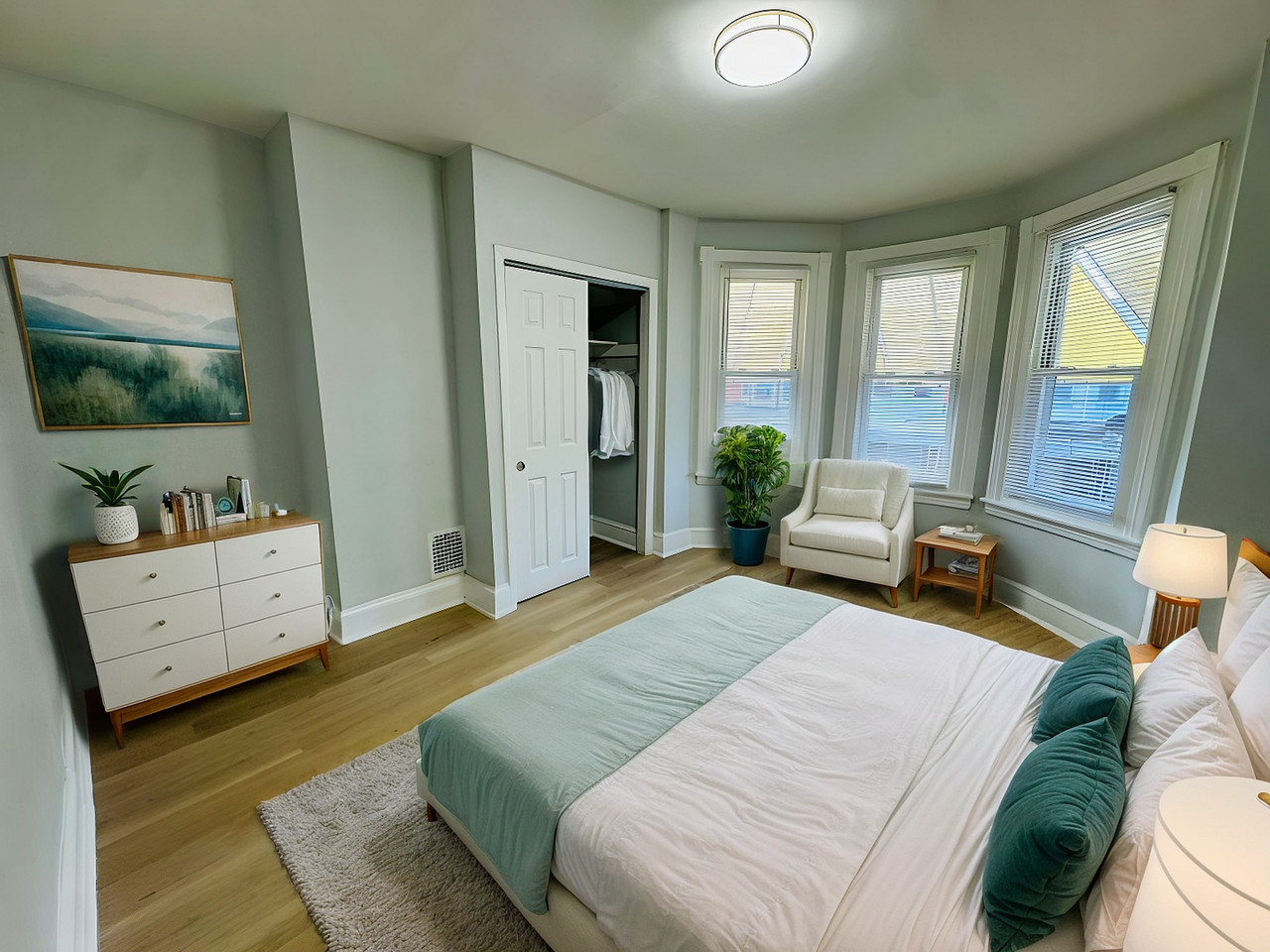 1415 N Hobart St - Photo 4 of 17