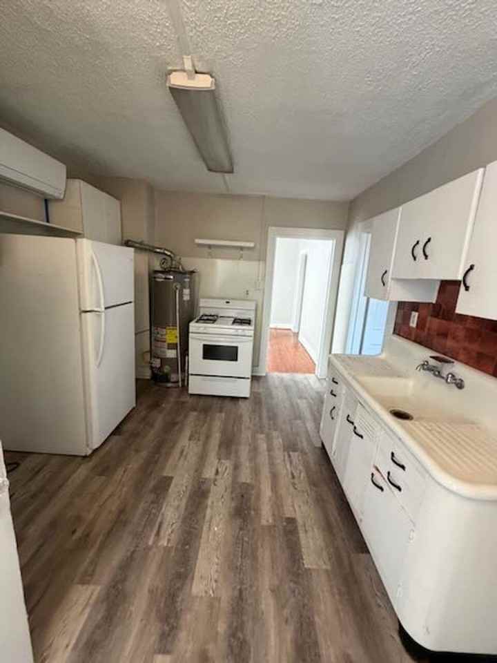 3438 Parkwood Ave - Photo 5 of 12