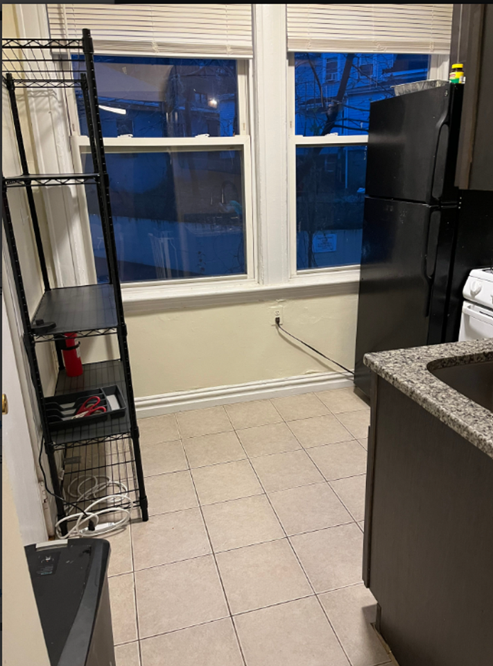 4 Englewood Ave #4 - Photo 3 of 11