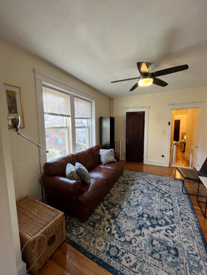 4 Englewood Ave #4 - Photo 7 of 11