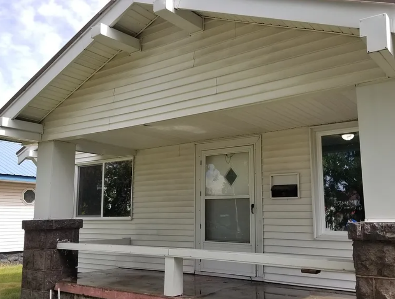 240 N Bridge St - Photo 4 of 21