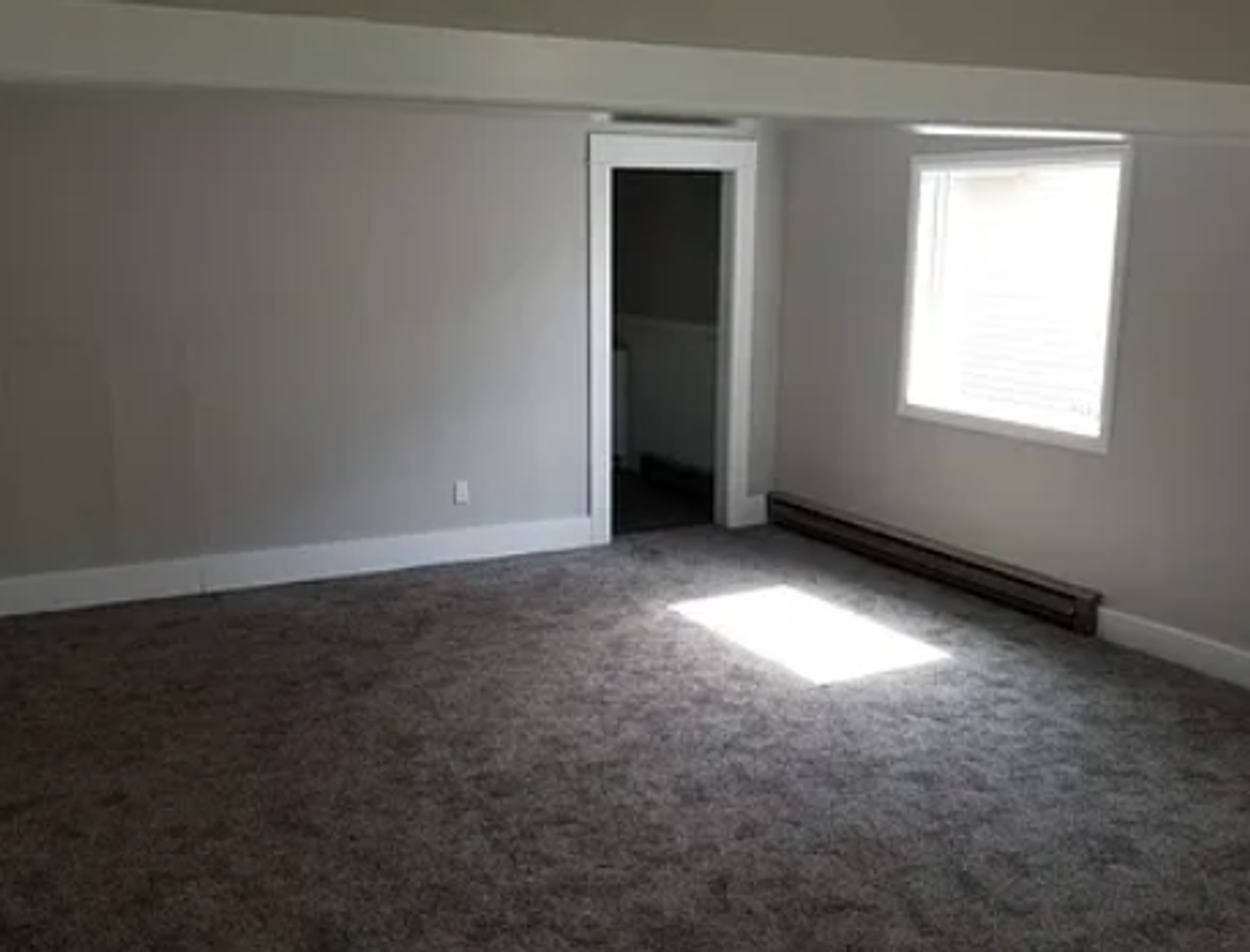 240 N Bridge St - Photo 5 of 21