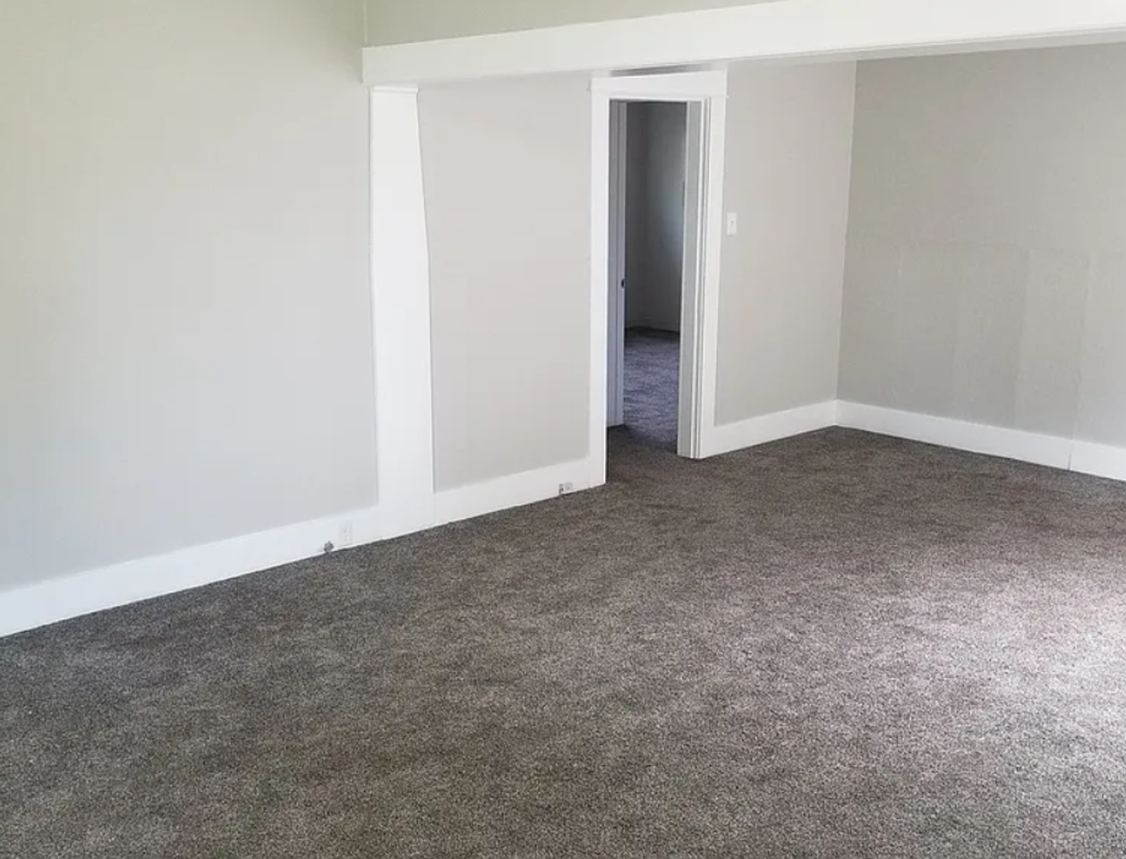 240 N Bridge St - Photo 6 of 21