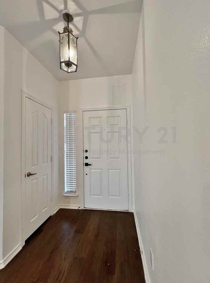 8000 Ranchvale Ln - Photo 3 of 19