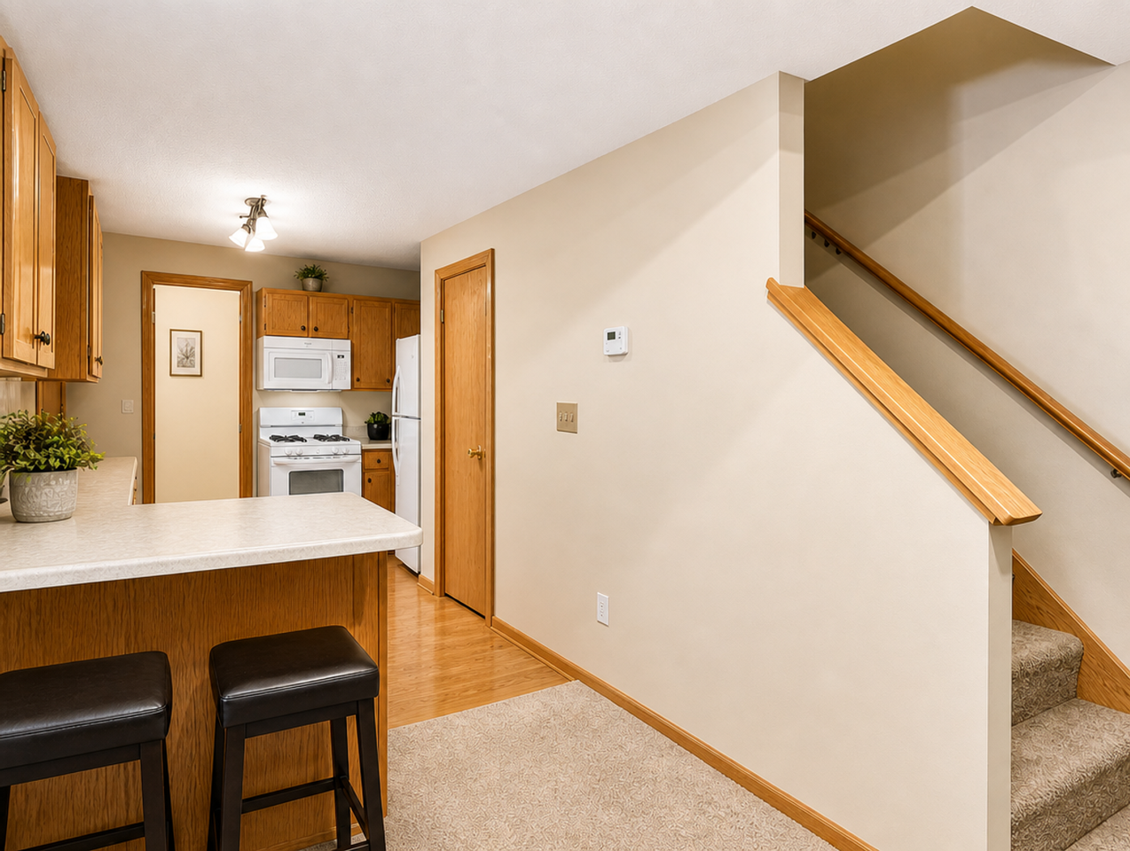 474 Roundhouse St - Photo 3 of 15