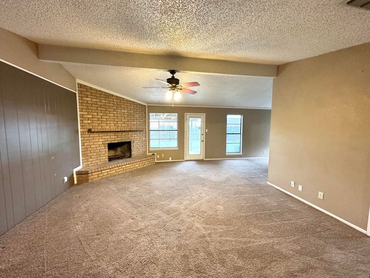 4605 Crenshaw Dr - Photo 2 of 15