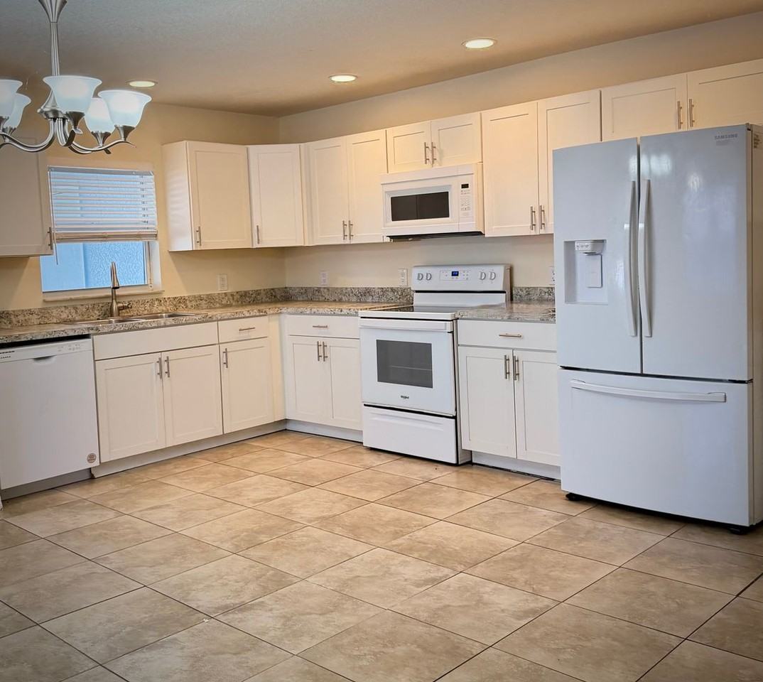 160 Empress Ave #B - Photo 3 of 28