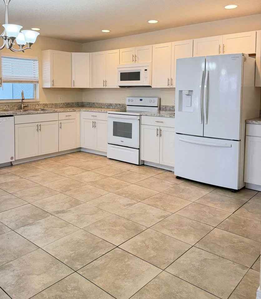 160 Empress Ave #B - Photo 7 of 28