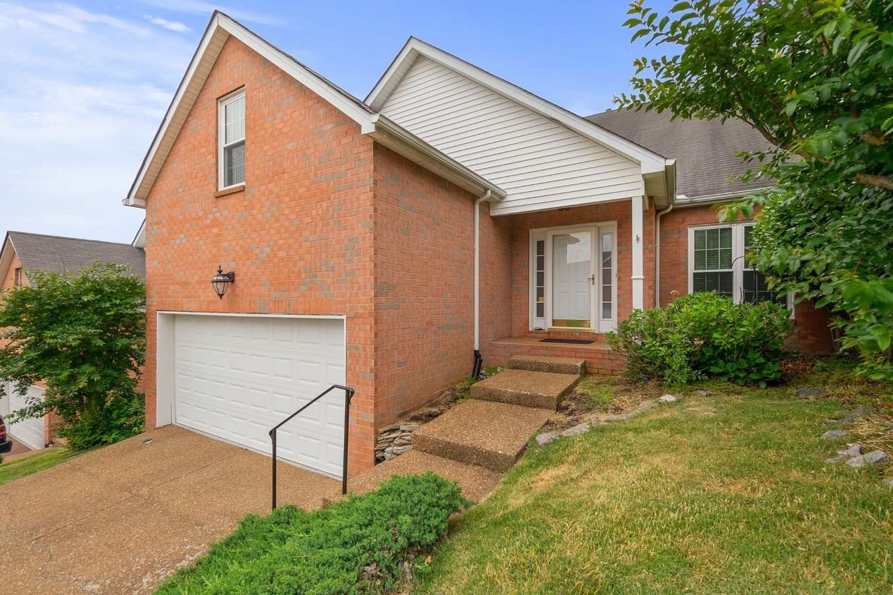 7037 Mooreland Ct - Photo 2 of 41