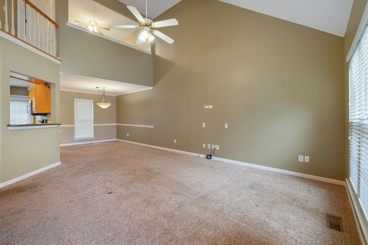 7037 Mooreland Ct - Photo 5 of 41