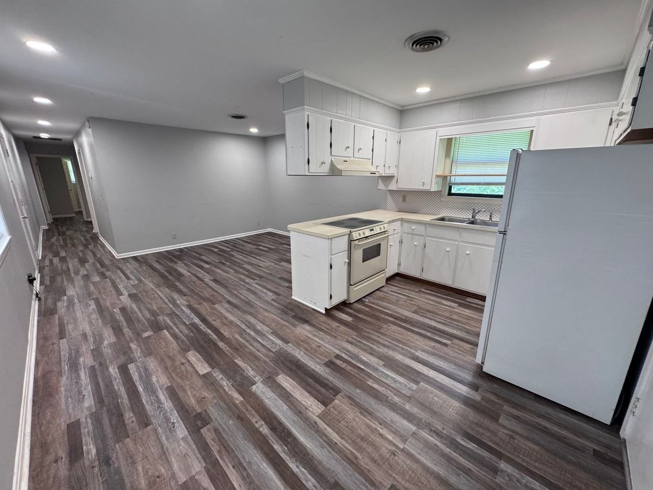 1802 1/2 Monroe St - Photo 7 of 15
