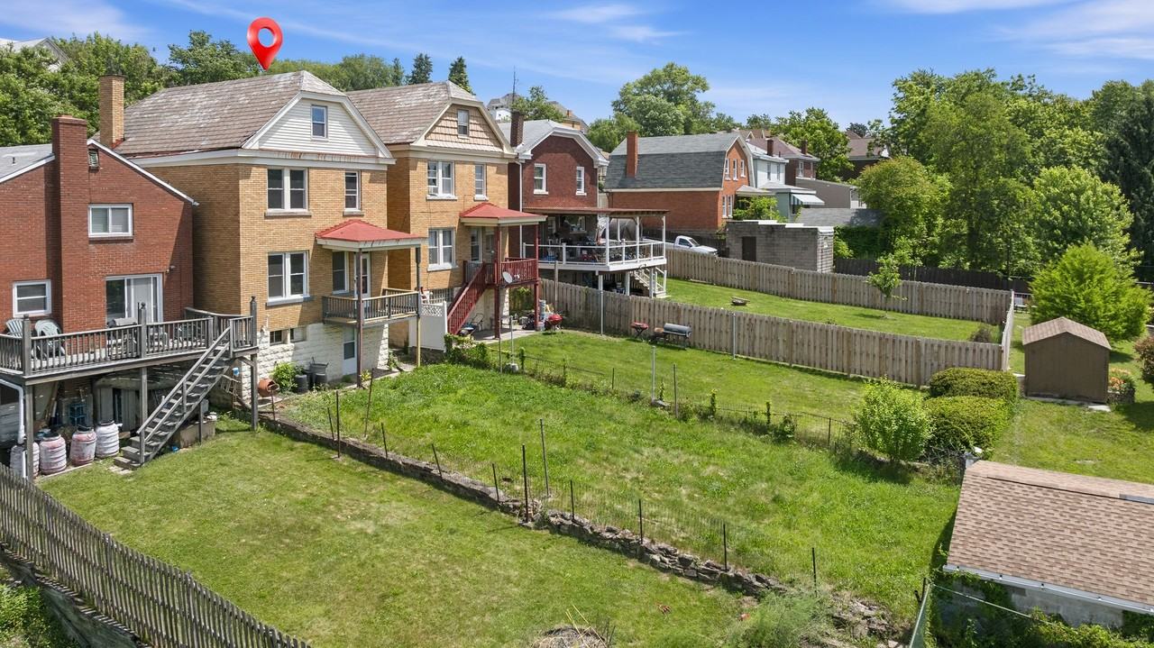 135 Saint Joseph St - Photo 3 of 25