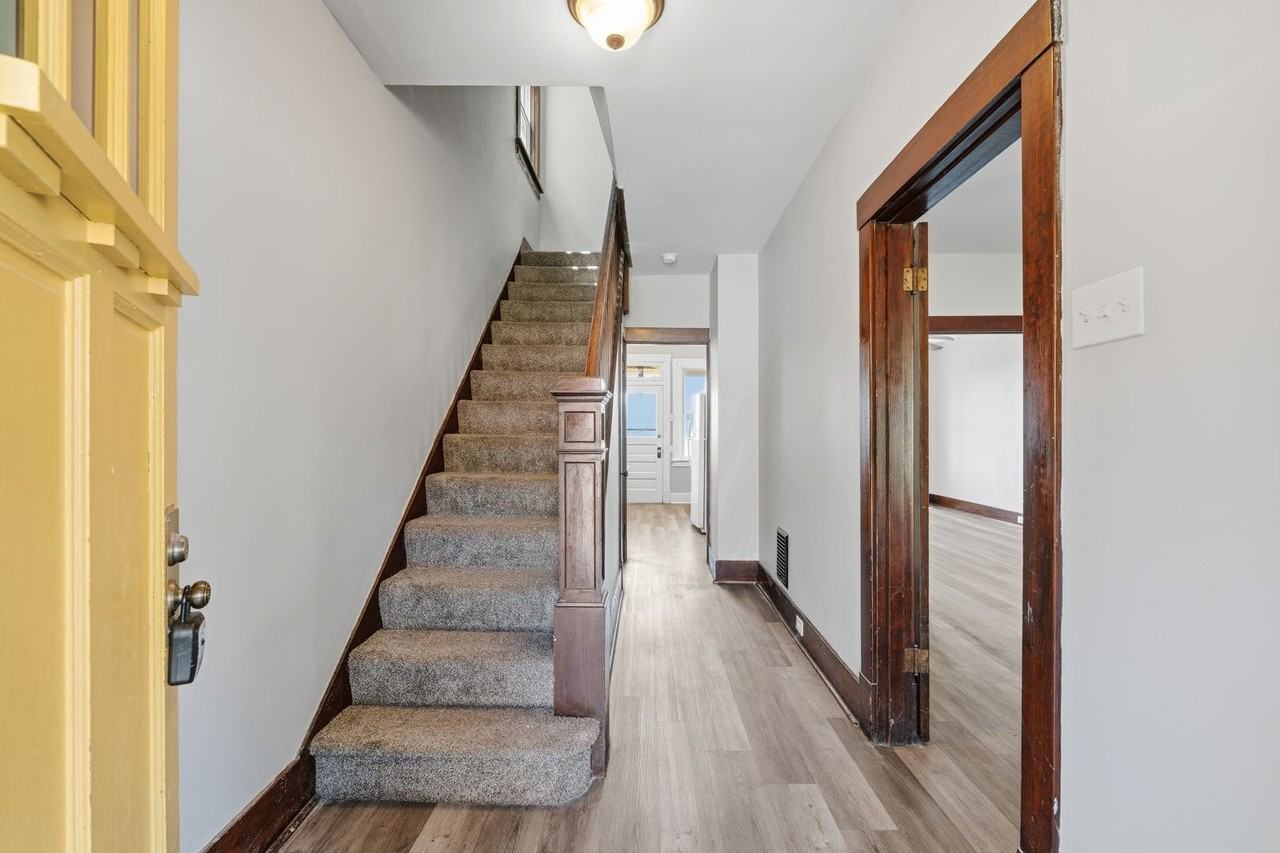 135 Saint Joseph St - Photo 7 of 25