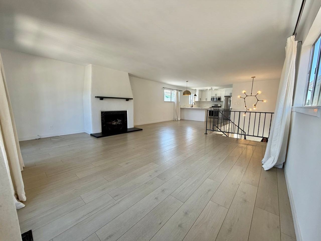 408 Larsson St - Photo 3 of 30