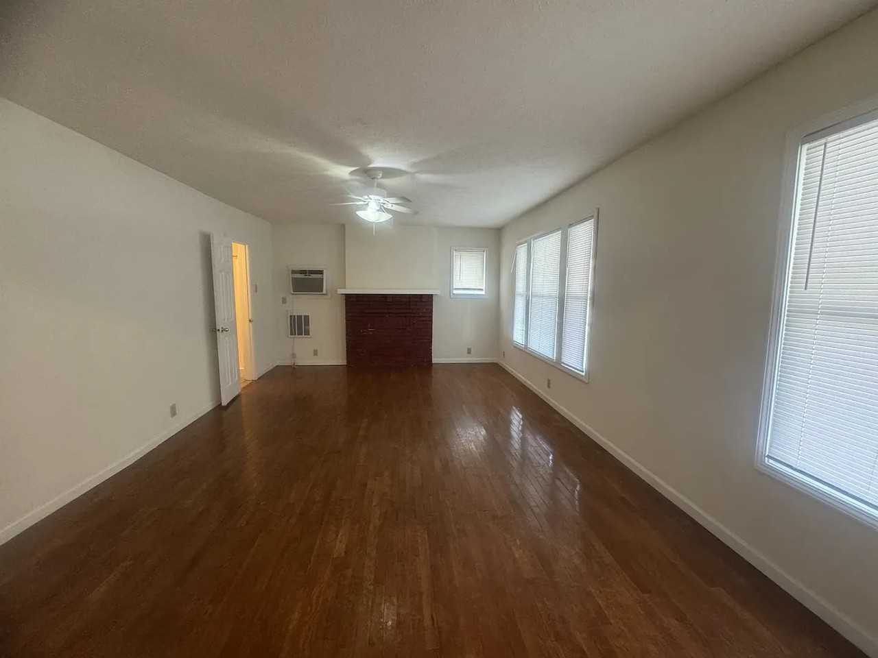 416 N Grant St - Photo 6 of 34