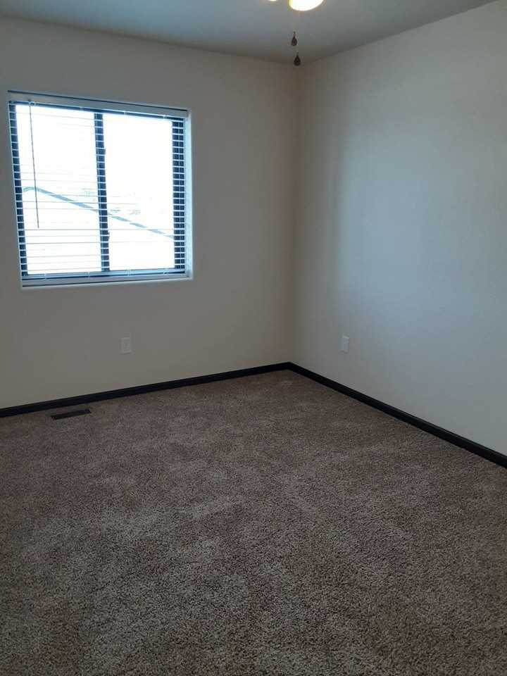 581 225th St #10 - Photo 5 of 21