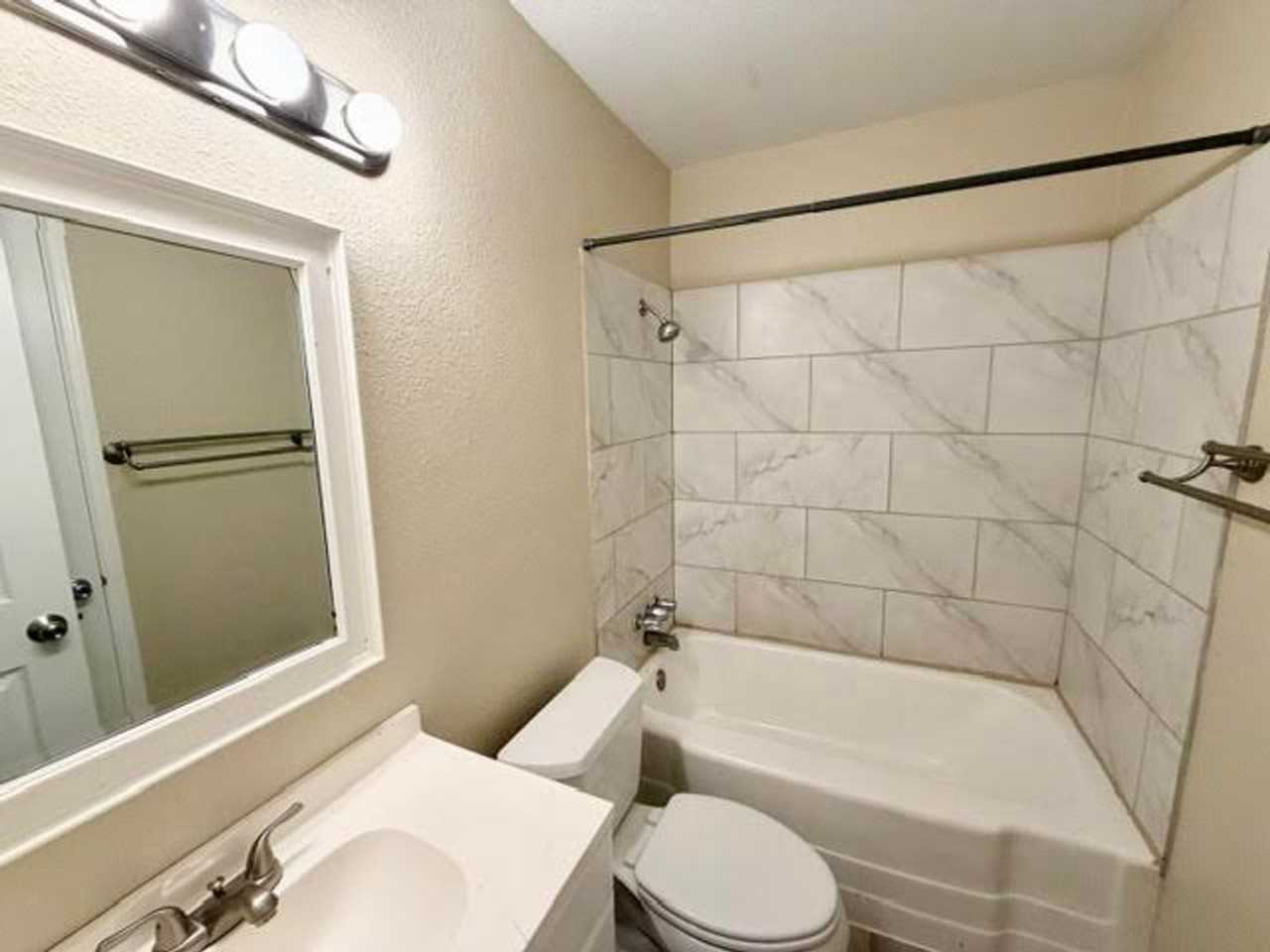 3022 Edmond Ave - Photo 7 of 11
