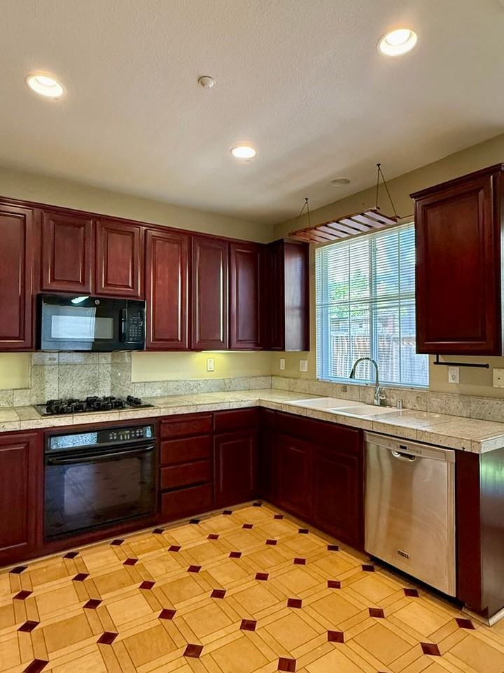 4061 Hemingway Cmn - Photo 6 of 21
