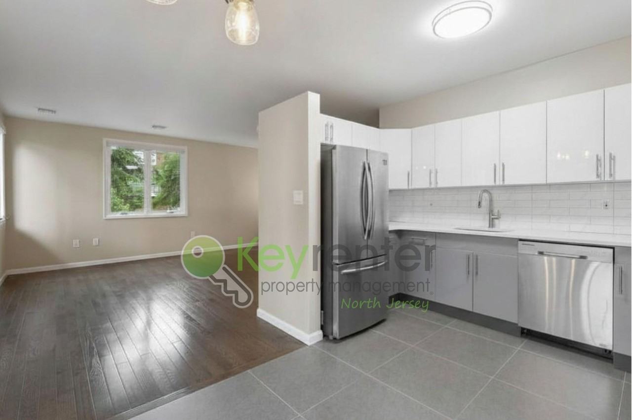 202 Saint Michaels Walk - Photo 7 of 25