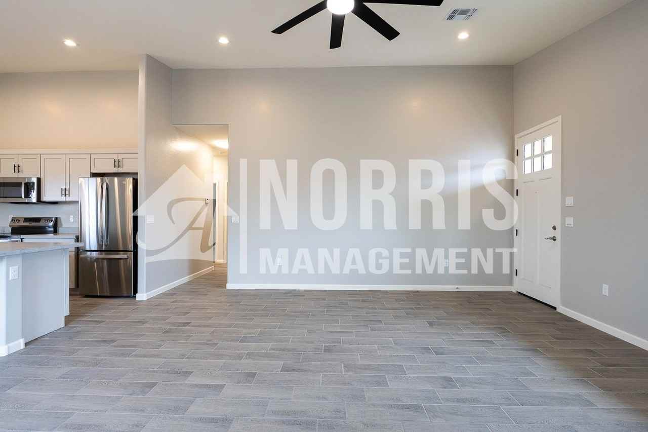 12532 W Delwood Dr - Photo 7 of 43