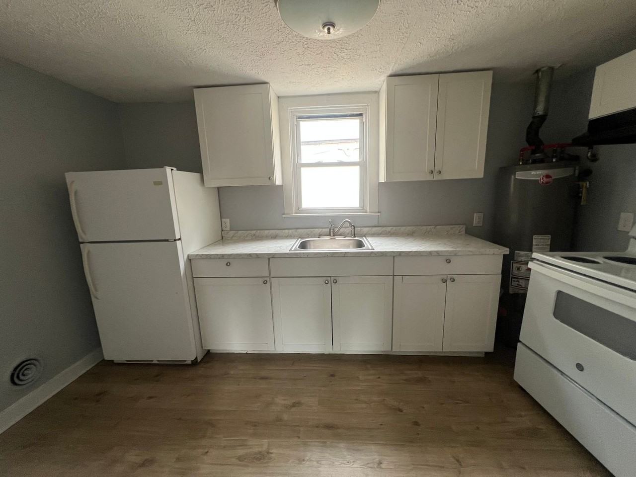 4228 Allmond Ave - Photo 4 of 11