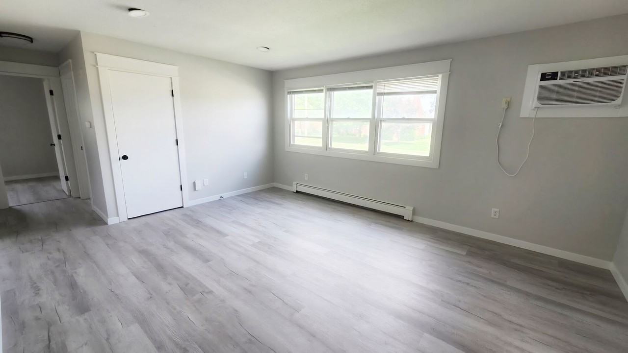 800 13th Street, West Des Moines - Photo 3 of 7