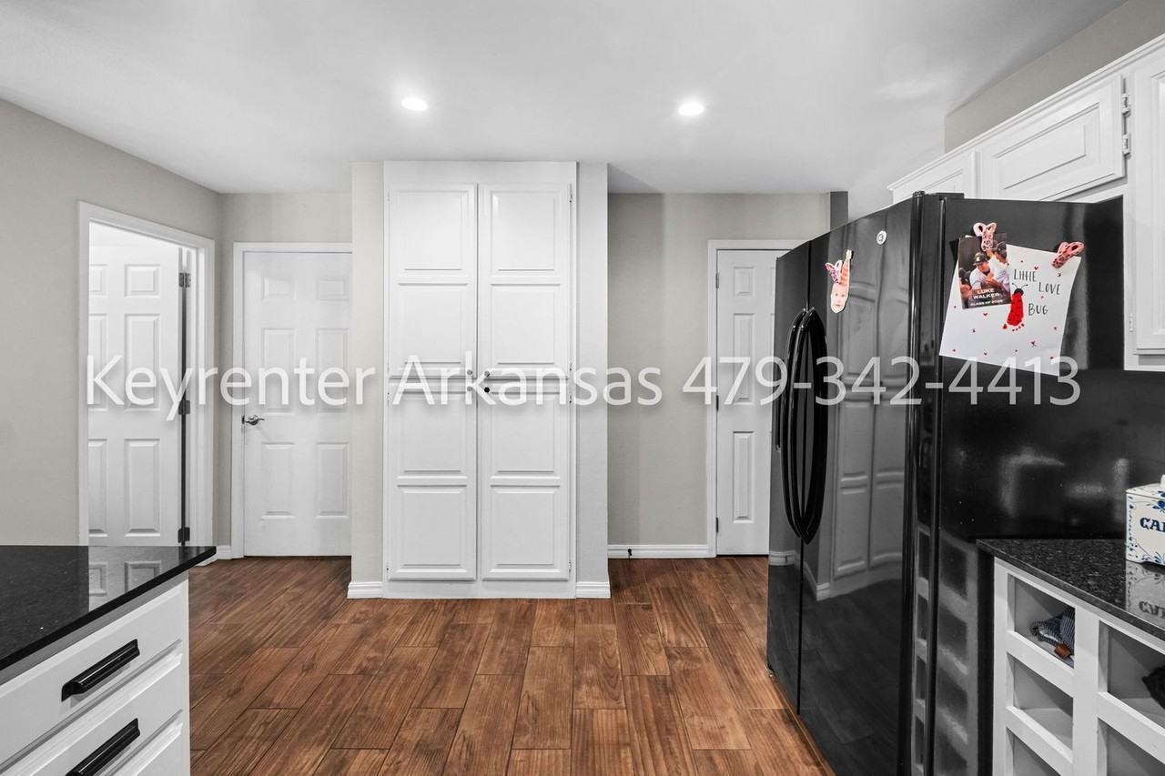 2943 E Setter St - Photo 7 of 29