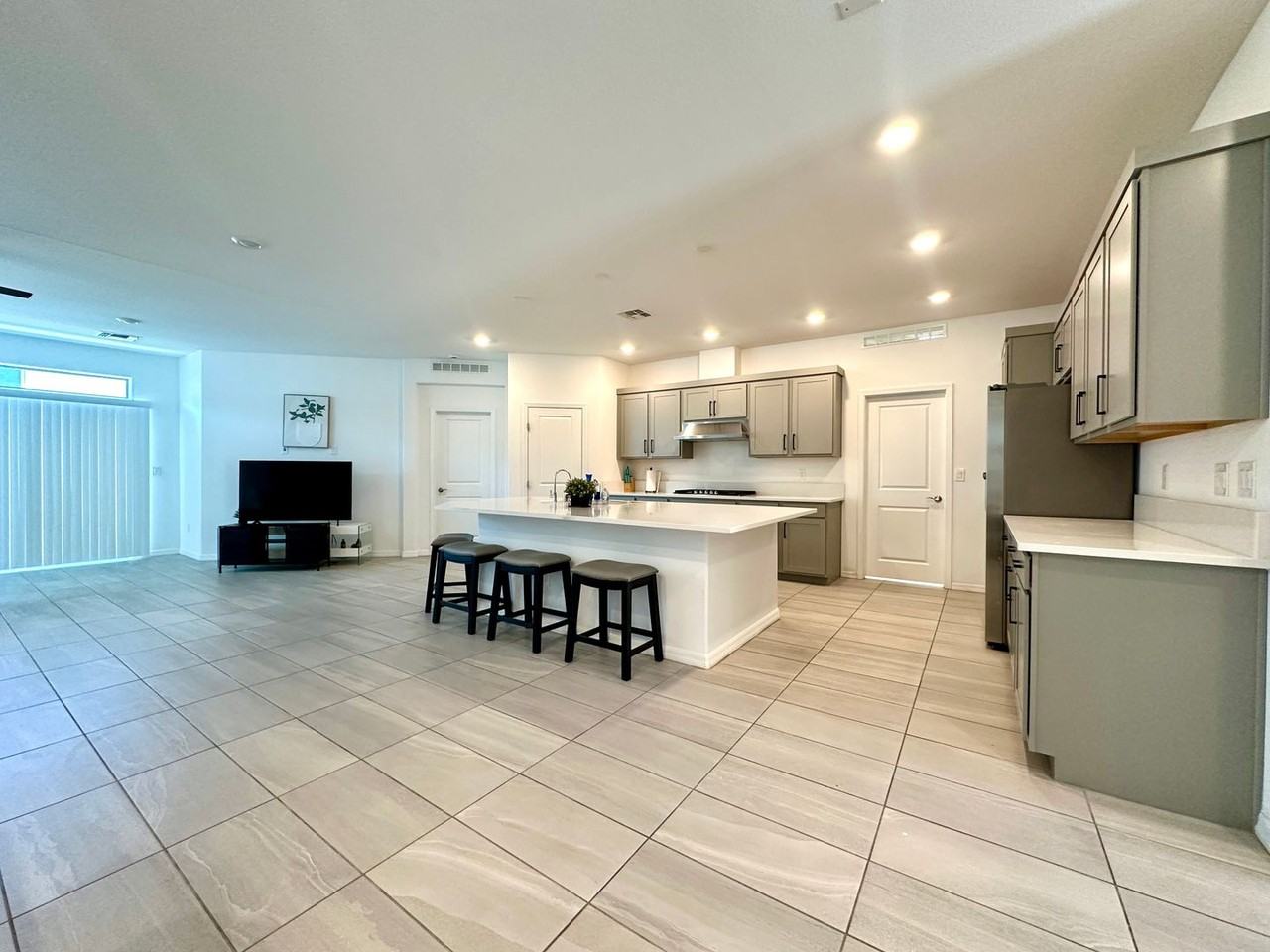 640 Stone Hammer Ave - Photo 4 of 23