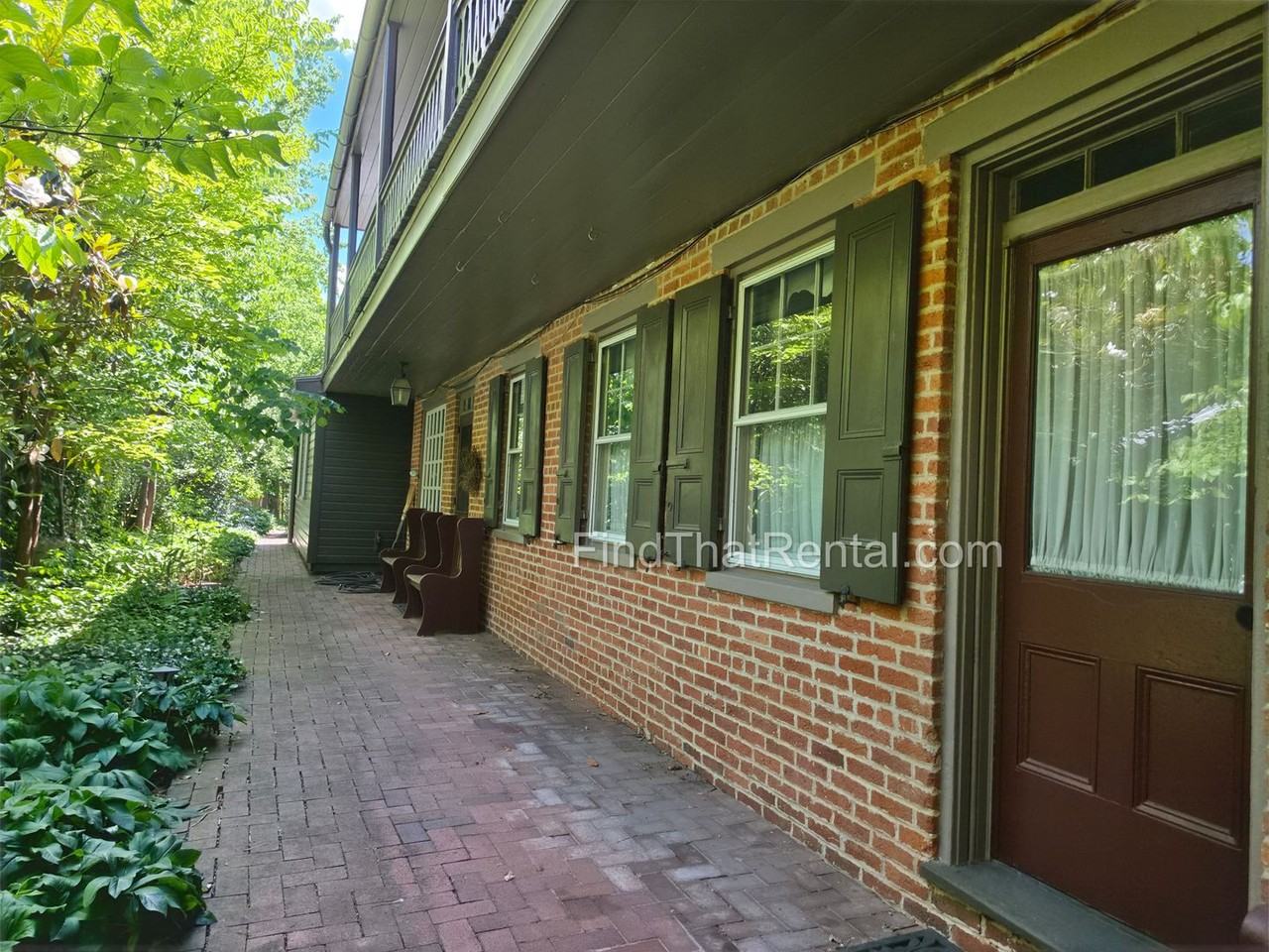 136 W Pomfret St - Photo 3 of 12