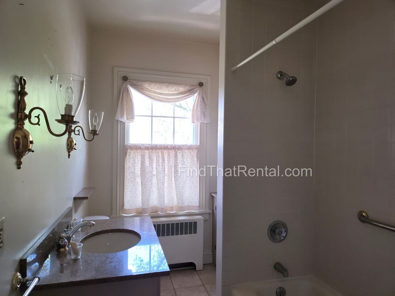 136 W Pomfret St - Photo 4 of 12