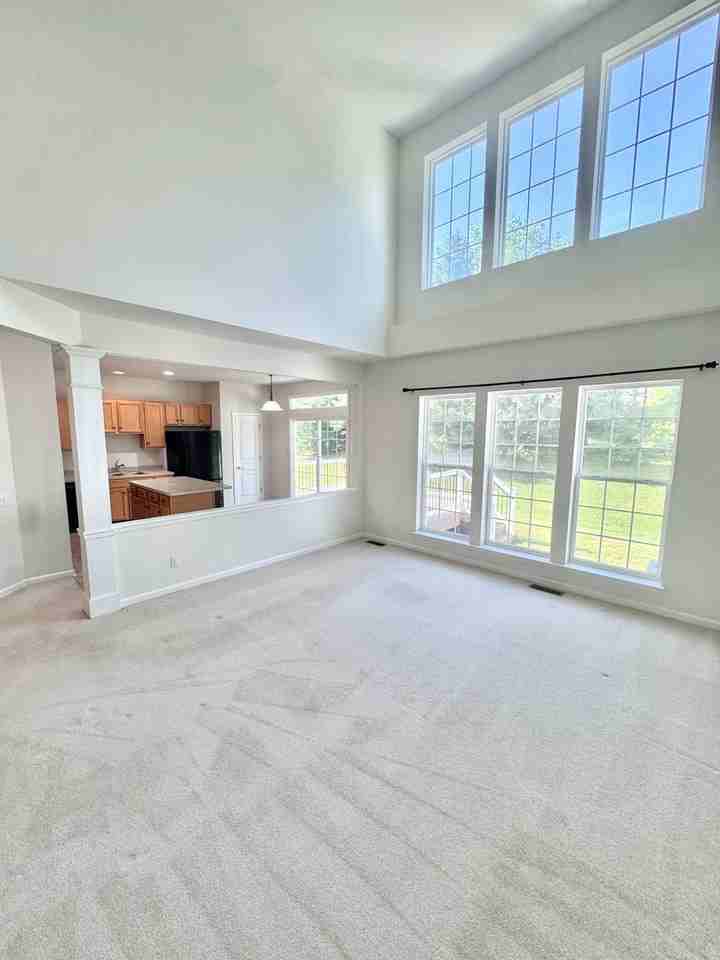 8704 Mayfair Ct - Photo 7 of 35