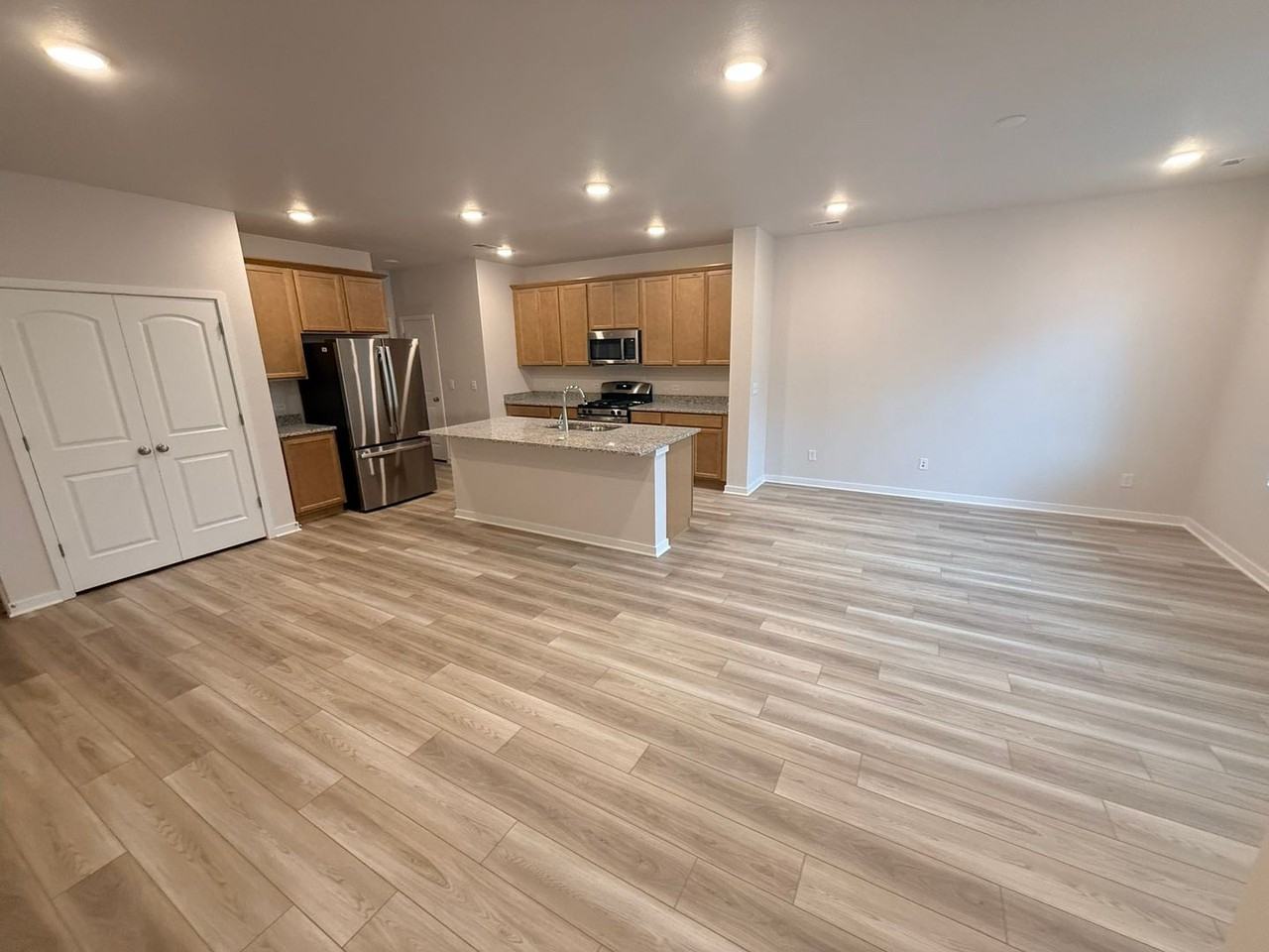 2764 Blue Iris Dr - Photo 4 of 20