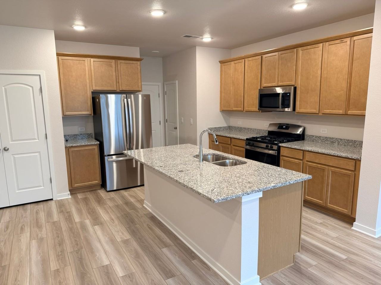2764 Blue Iris Dr - Photo 5 of 20