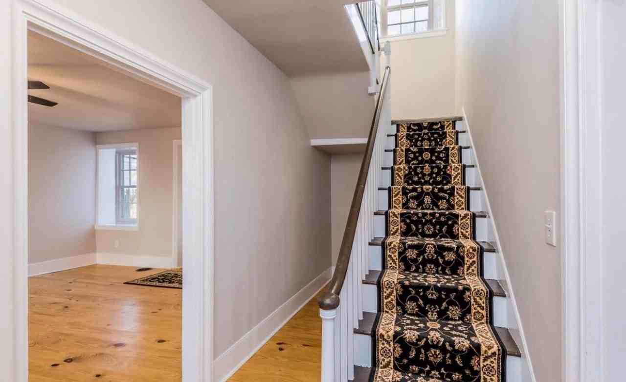 7 N East St - Photo 2 of 15