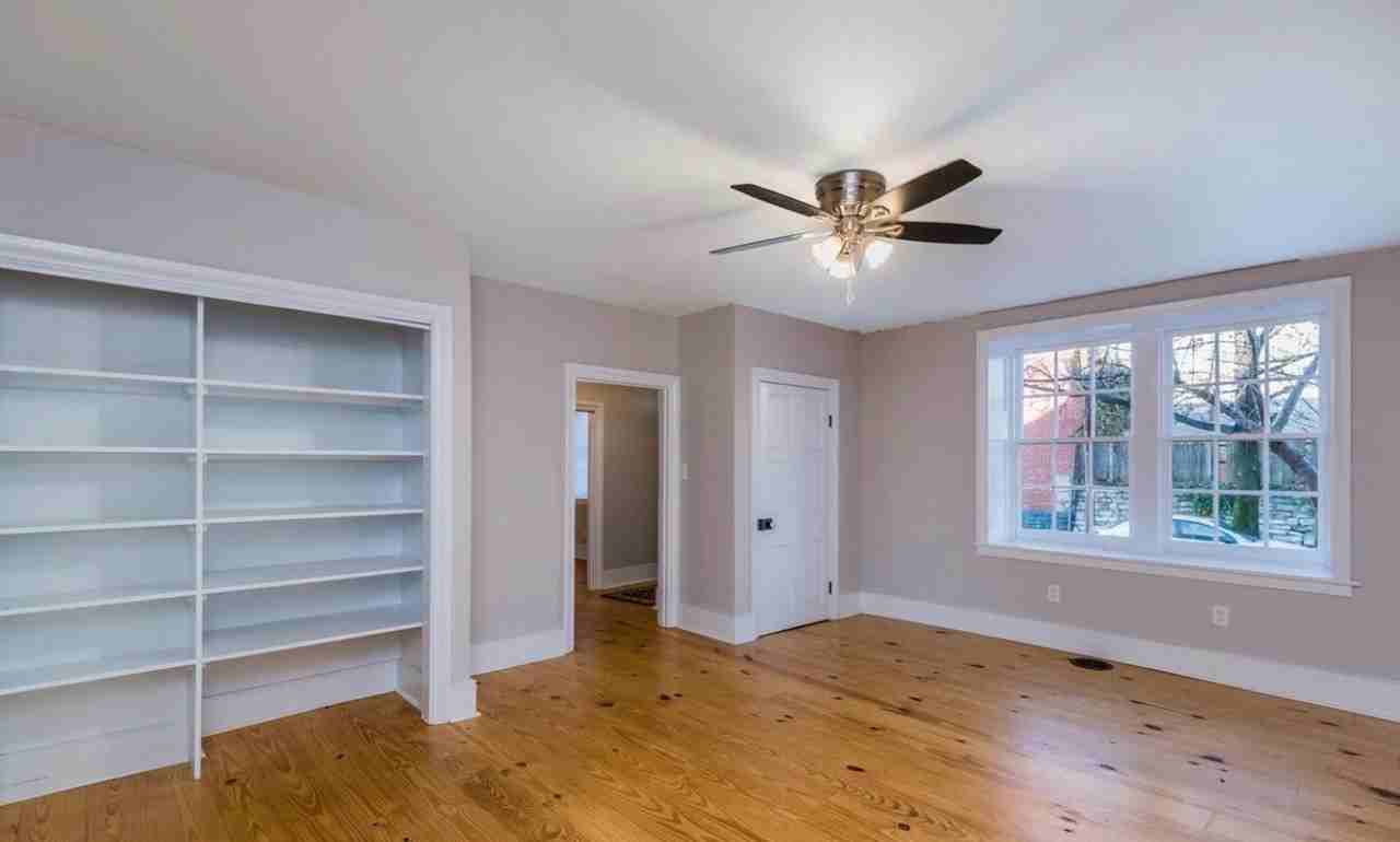 7 N East St - Photo 6 of 15