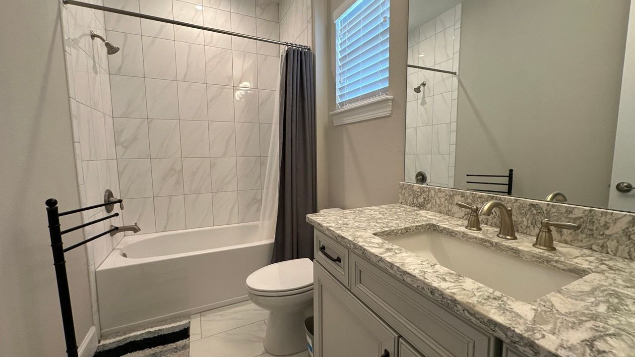 6875 Broglie St - Photo 3 of 28